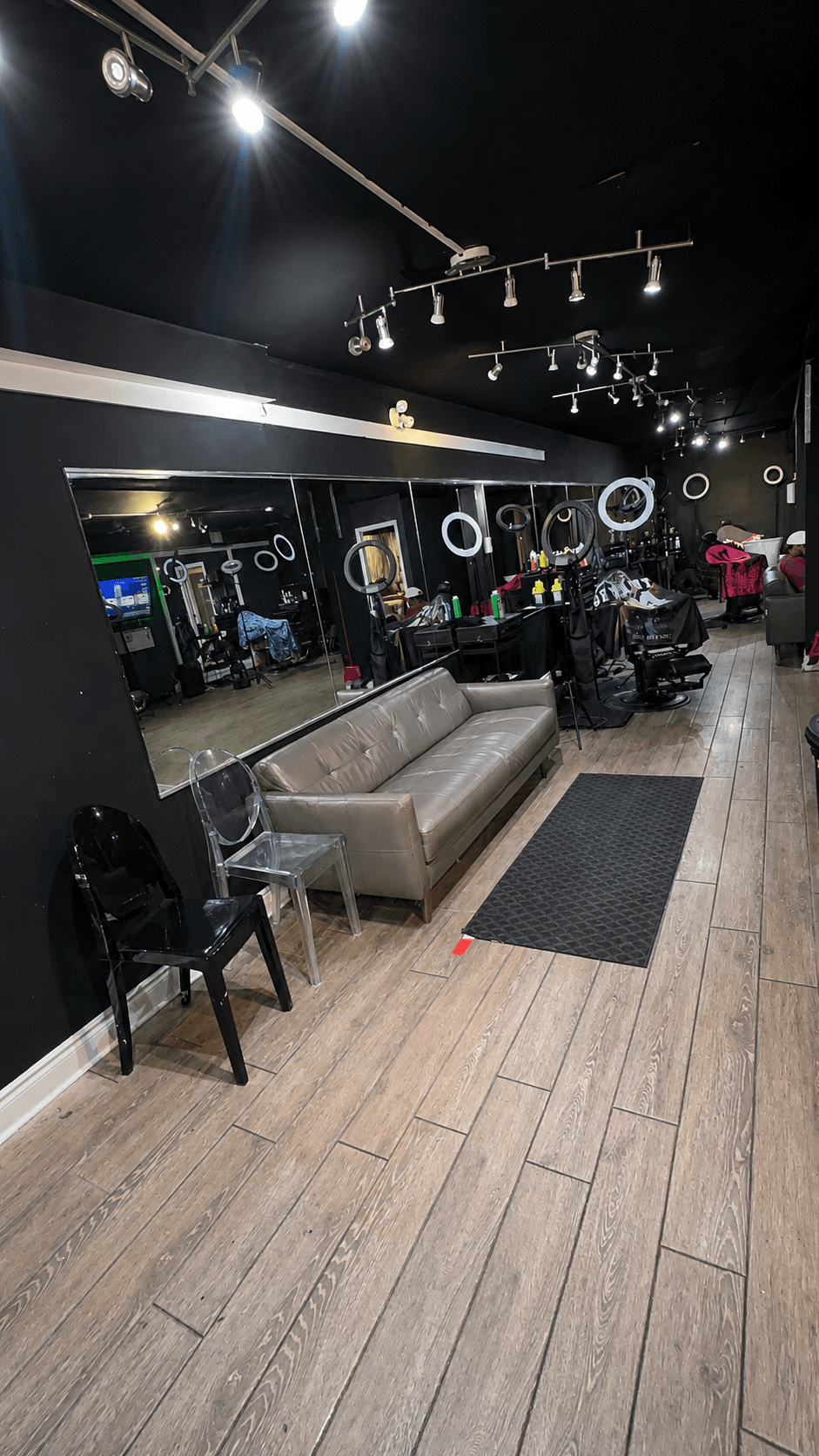 Top5 Studio event space — detailed interior corner with studio styling.